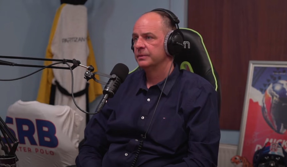 Dragan Jovanović gost u podkastu Pod kapicom																											        